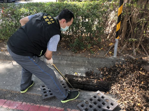 相簿：5月6日崇善里清掃環境活動-公園打掃-清水溝-割草