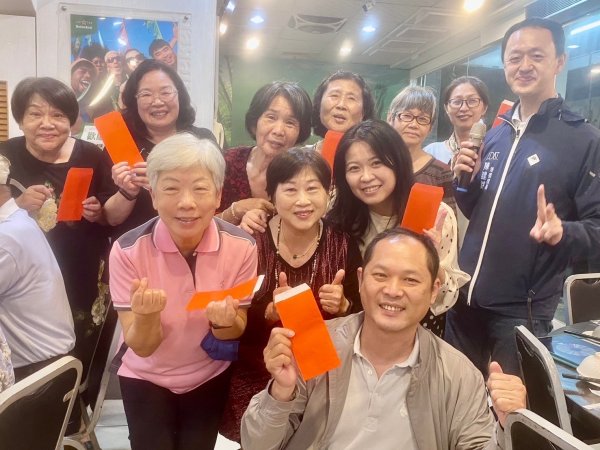 相簿：崇善關懷協會暨志工隊新春團拜餐會活動溫馨舉辦