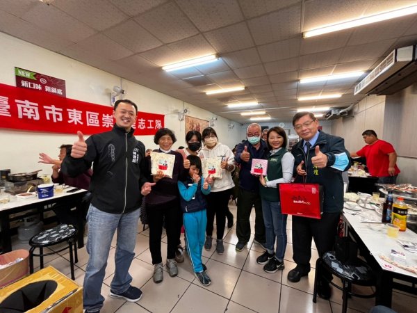 1110225崇善里志工隊新春團拜餐會暨摸彩活動
