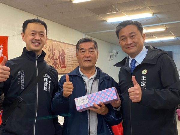 1110225崇善里志工隊新春團拜餐會暨摸彩活動