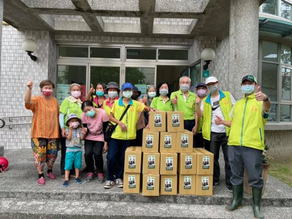 休息了近三個月,謝謝各位夥伴和學生撥空幫忙！本週六日整理崇善公園與活動中心，爆量的樹葉