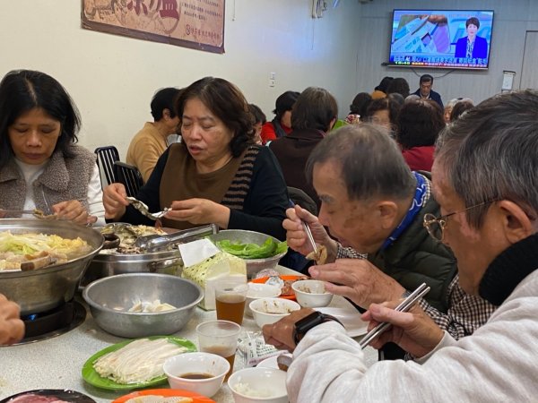 1110225崇善里志工隊新春團拜餐會暨摸彩活動