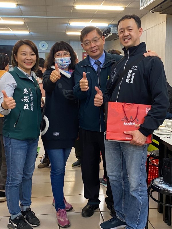 1110225崇善里志工隊新春團拜餐會暨摸彩活動