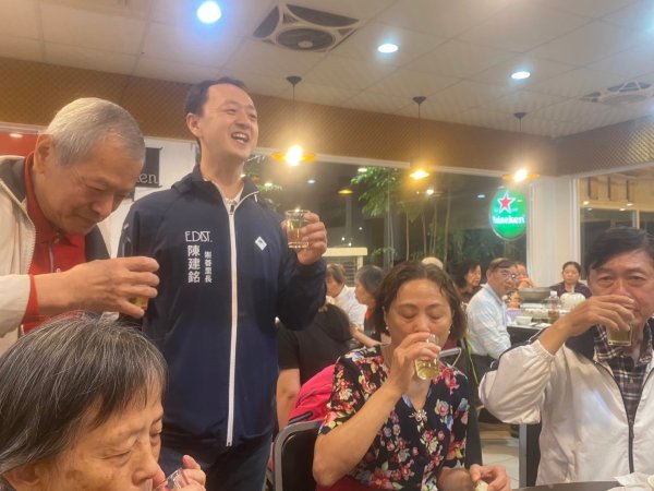 相簿：崇善關懷協會暨志工隊新春團拜餐會活動溫馨舉辦