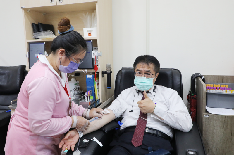 南部血庫30年來最低點 黃偉哲挽袖號召熱血市民救血庫