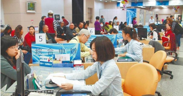 全國勞工注意「基本工資調漲5％」明年元旦上路　9大新制一次看