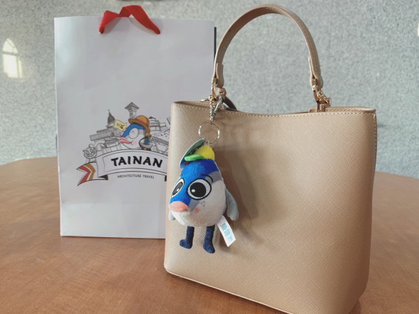 限量3000組! 臺南觀旅局吉祥物魚頭君聯手icash2.0首推合作商品