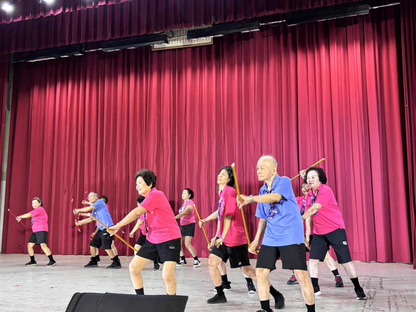 點擊圖標將開啟燈箱顯示內容:s_155844644