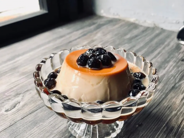 週一參與上午課程【八塊積練工坊】民眾有【珍珠甜點】與金瓜一整顆免費帶回家！崇善里活動中心