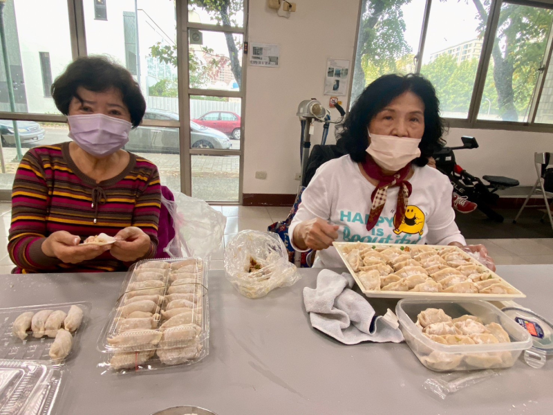 崇善里史上最大型的集體包水餃活動!!~青銀共融~金元寶活動圓滿完成~