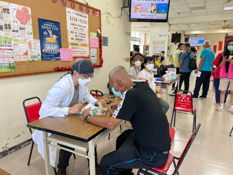 黃偉哲市長邀街友同慶端午 強化防疫不鬆懈