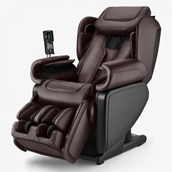 崇善里活動中心提供頂級按摩椅讓民眾享受原始點的按壓體驗