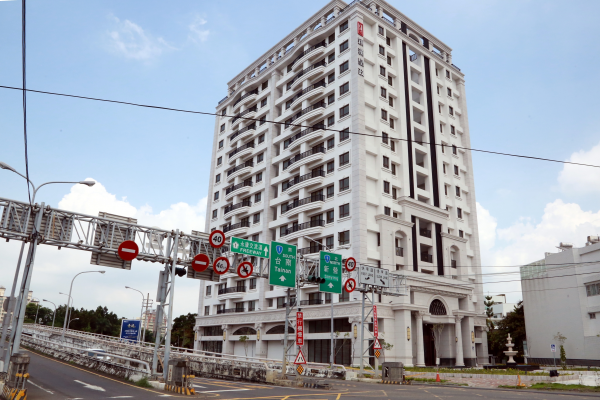 黃偉哲振興經濟衝買氣 臺南購物節推出「輕豪宅」最大獎