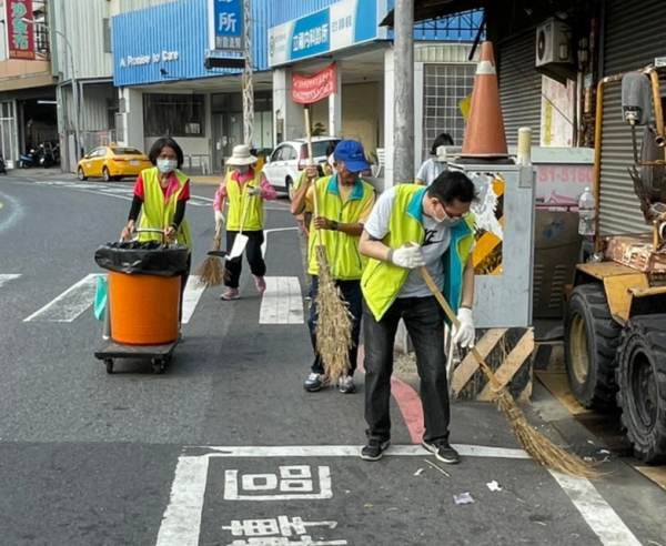 崇善里環保夥伴與學生志工招募
